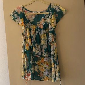 Flutter sleeve floral top